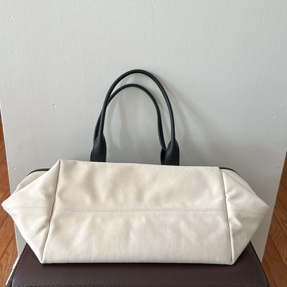 Balenciaga Tote - Picture 4 of 16